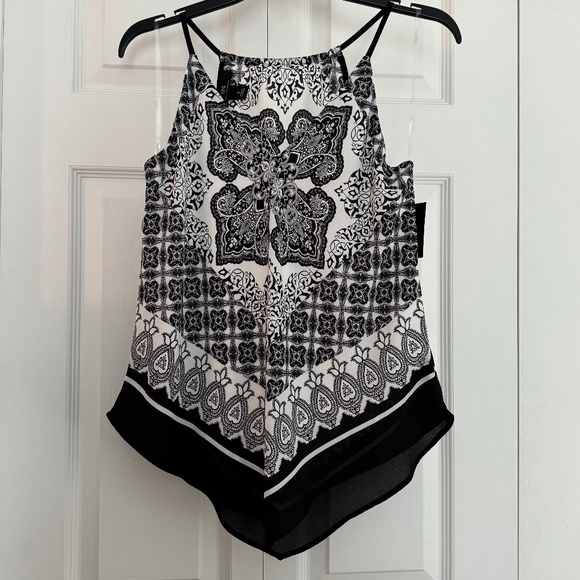 I.N. San Francisco Small Black and White Handkerchief top - Picture 1 of 6